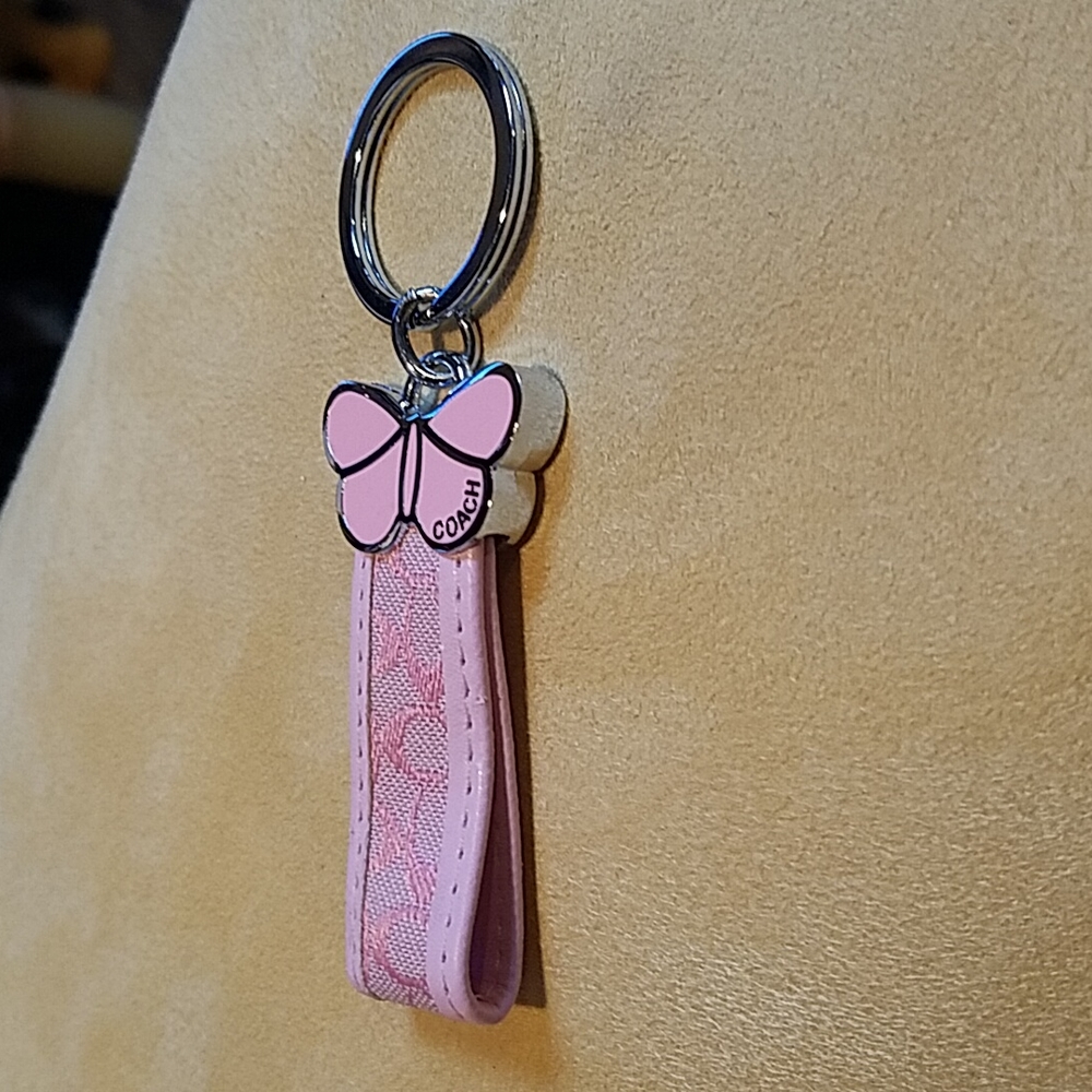 Coach classic key ring. Pink and silver. Copy. - Picture 2 of 3